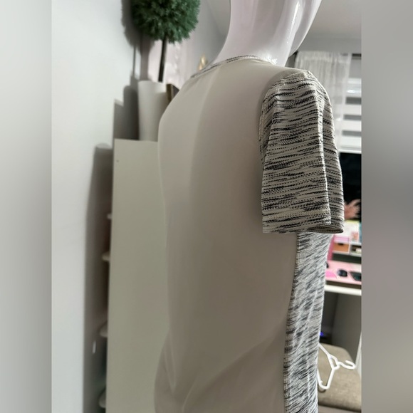 lululemon athletica Black and White Short Sleeve Tee - Picture 5 of 5